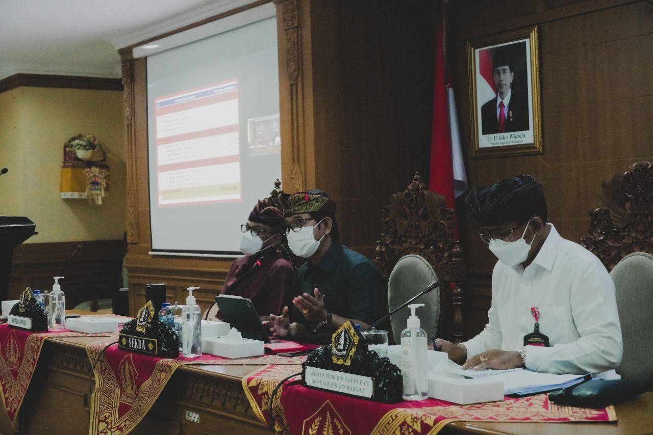 podiumnews.com-Adi Arnawa Dorong Pembentukan Perumda untuk Kendalikan Pangan